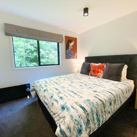 Modern 2-Bedroom Apartment 7-Mins Walk To Queenstown Luaran gambar
