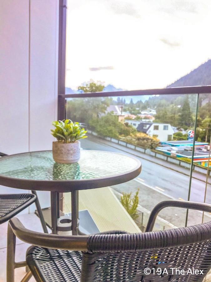Modern 2-Bedroom Apartment 7-Mins Walk To Queenstown Luaran gambar