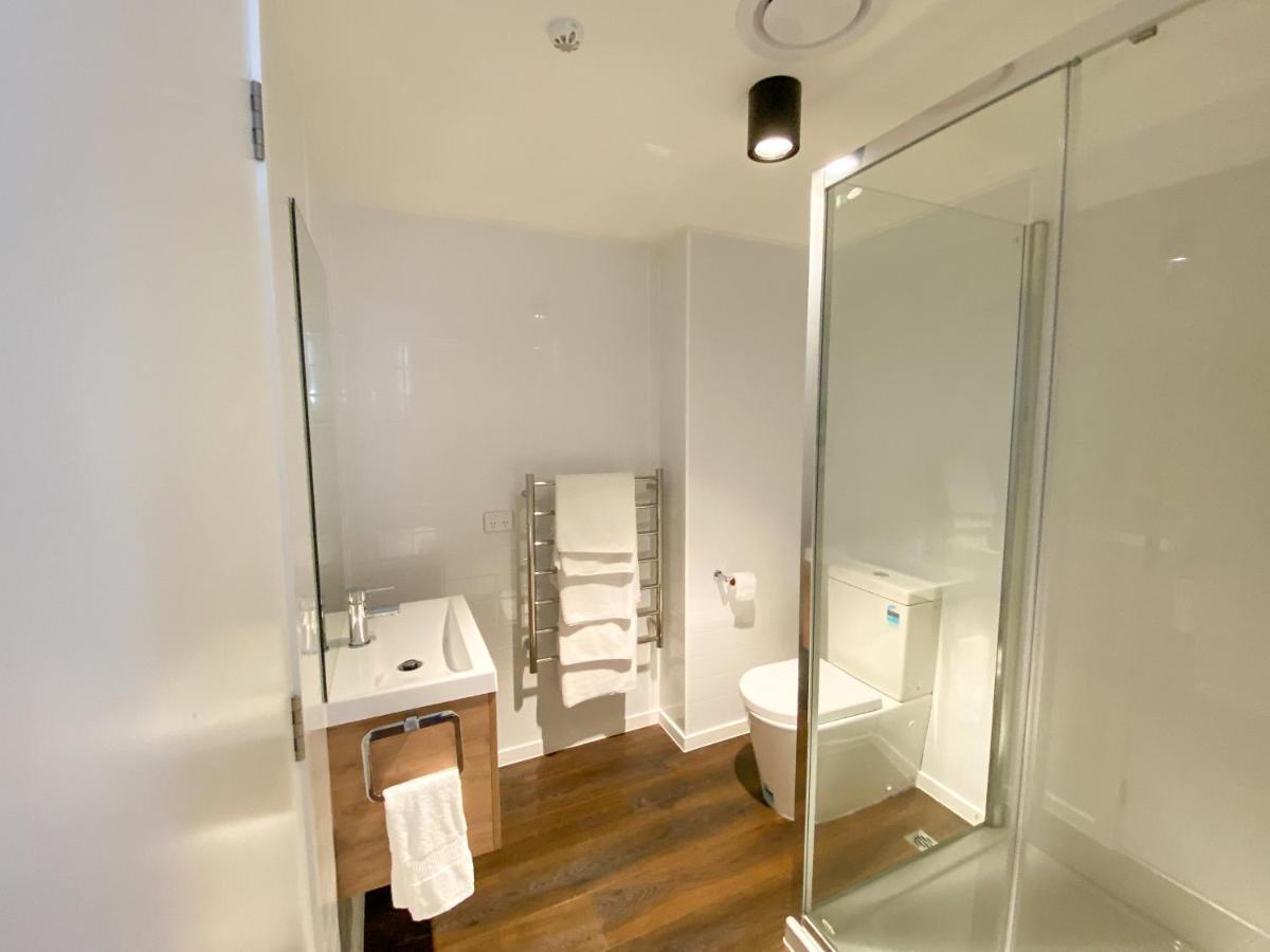 Modern 2-Bedroom Apartment 7-Mins Walk To Queenstown Luaran gambar